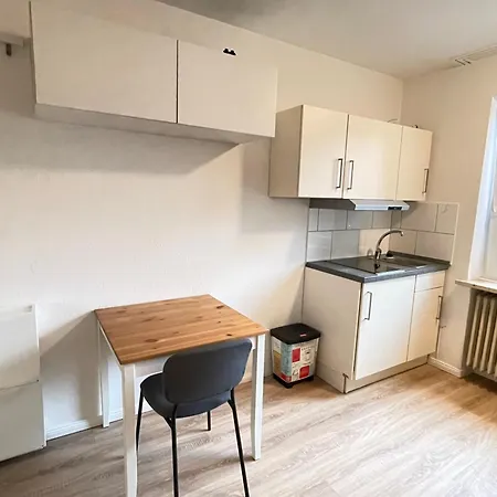 Kleines und zentrales Studioapartment-3